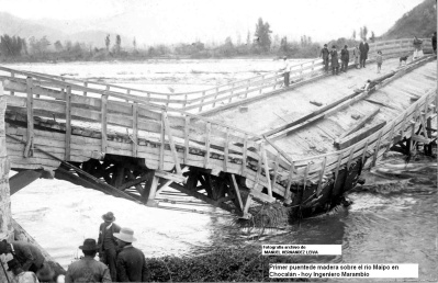 Primer puente de madera sobre el río Maipo en Chocalán. Hoy Ingeniero Marambio - 1935